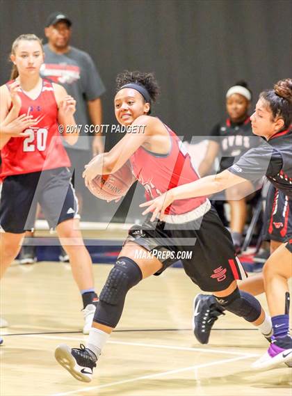 Thumbnail 1 in Great Oak vs Rancho Verde (Scrimmage) photogallery.