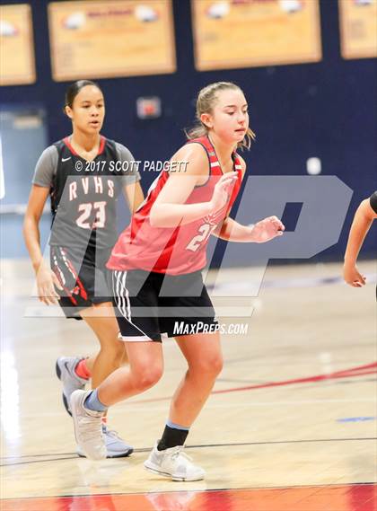 Thumbnail 2 in Great Oak vs Rancho Verde (Scrimmage) photogallery.