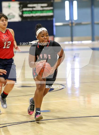 Thumbnail 1 in Great Oak vs Rancho Verde (Scrimmage) photogallery.