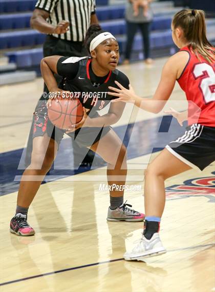 Thumbnail 2 in Great Oak vs Rancho Verde (Scrimmage) photogallery.