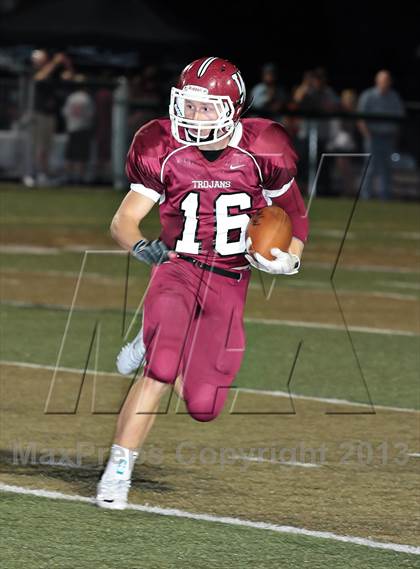 Thumbnail 2 in Whitley County vs. Morristown-Hamblen West photogallery.