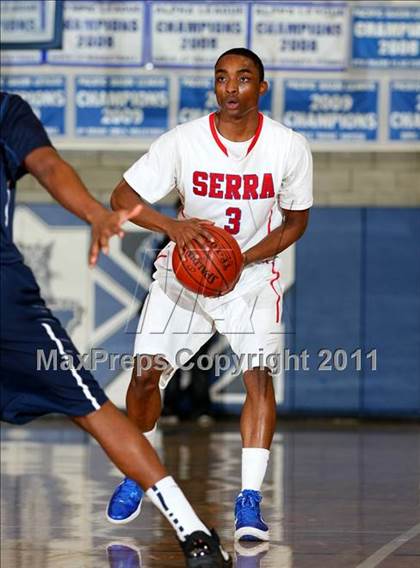 Thumbnail 1 in St. John Bosco vs. Serra (Windward Classic) photogallery.