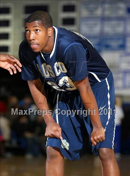 Thumbnail 3 in St. John Bosco vs. Serra (Windward Classic) photogallery.