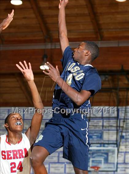 Thumbnail 1 in St. John Bosco vs. Serra (Windward Classic) photogallery.