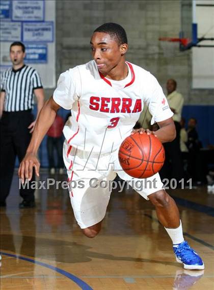 Thumbnail 1 in St. John Bosco vs. Serra (Windward Classic) photogallery.