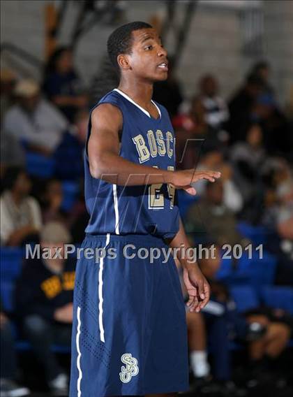 Thumbnail 2 in St. John Bosco vs. Serra (Windward Classic) photogallery.