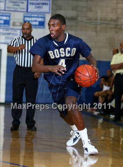 Thumbnail 3 in St. John Bosco vs. Serra (Windward Classic) photogallery.