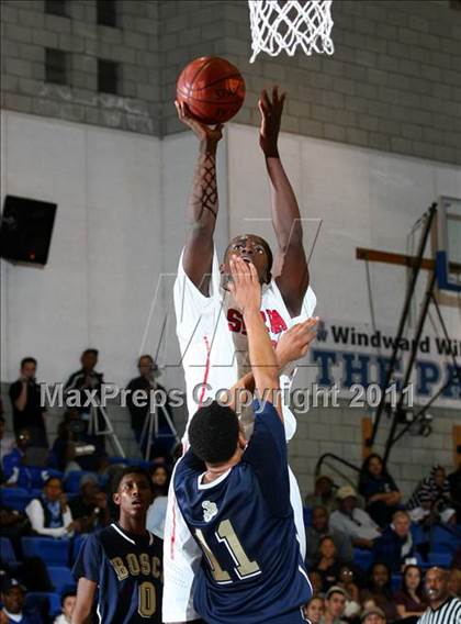 Thumbnail 1 in St. John Bosco vs. Serra (Windward Classic) photogallery.
