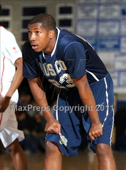 Thumbnail 2 in St. John Bosco vs. Serra (Windward Classic) photogallery.
