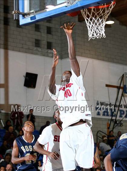 Thumbnail 2 in St. John Bosco vs. Serra (Windward Classic) photogallery.