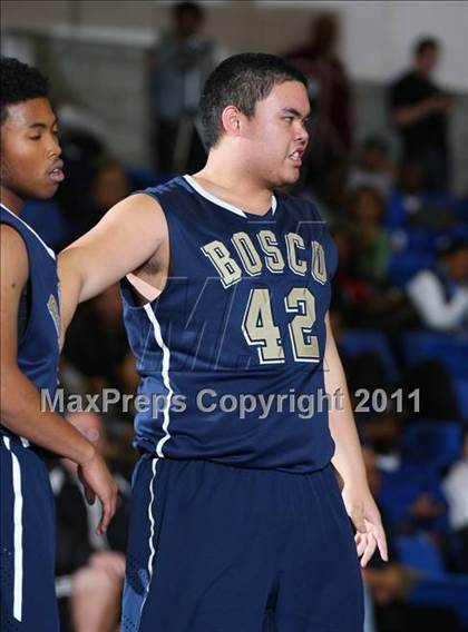 Thumbnail 3 in St. John Bosco vs. Serra (Windward Classic) photogallery.