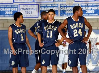 Thumbnail 3 in St. John Bosco vs. Serra (Windward Classic) photogallery.