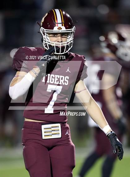 Thumbnail 1 in Georgetown @ Dripping Springs (UIL 5A Bi-District Playoff) photogallery.