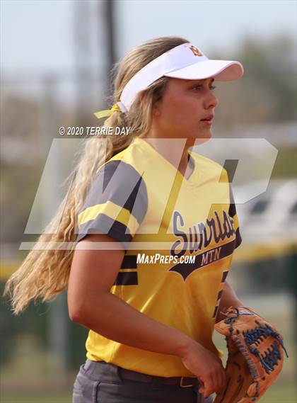 Thumbnail 2 in Sunrise Mountain vs Boulder Creek photogallery.