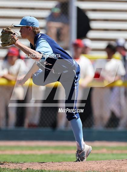 Thumbnail 3 in Regis Jesuit vs. Valor Christian (CHSAA 5A State - 2nd Round) photogallery.
