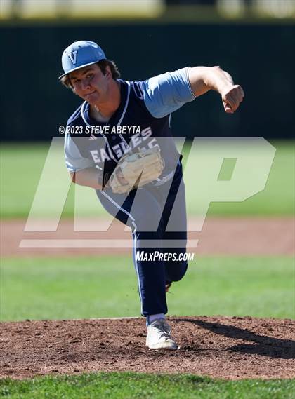 Thumbnail 1 in Regis Jesuit vs. Valor Christian (CHSAA 5A State - 2nd Round) photogallery.