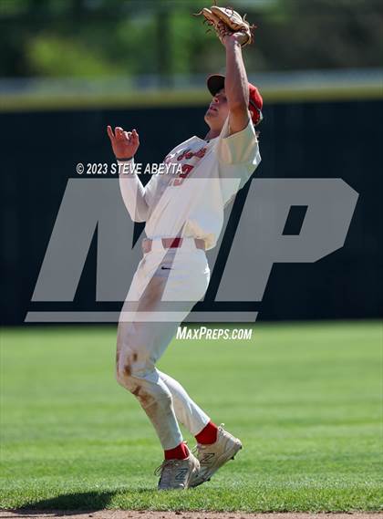 Thumbnail 3 in Regis Jesuit vs. Valor Christian (CHSAA 5A State - 2nd Round) photogallery.