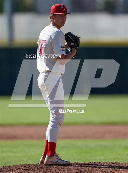 Thumbnail 3 in Regis Jesuit vs. Valor Christian (CHSAA 5A State - 2nd Round) photogallery.