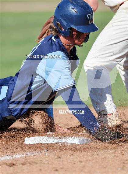 Thumbnail 2 in Regis Jesuit vs. Valor Christian (CHSAA 5A State - 2nd Round) photogallery.
