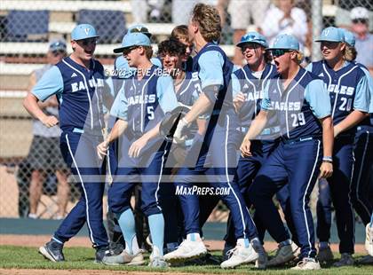 Thumbnail 3 in Regis Jesuit vs. Valor Christian (CHSAA 5A State - 2nd Round) photogallery.