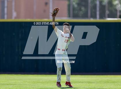 Thumbnail 3 in Regis Jesuit vs. Valor Christian (CHSAA 5A State - 2nd Round) photogallery.