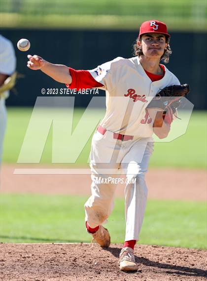 Thumbnail 1 in Regis Jesuit vs. Valor Christian (CHSAA 5A State - 2nd Round) photogallery.