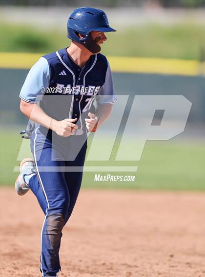Thumbnail 3 in Regis Jesuit vs. Valor Christian (CHSAA 5A State - 2nd Round) photogallery.