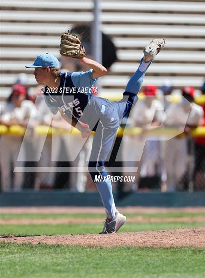 Thumbnail 3 in Regis Jesuit vs. Valor Christian (CHSAA 5A State - 2nd Round) photogallery.