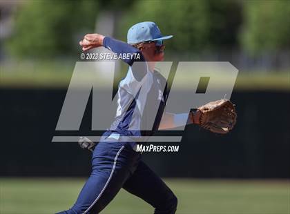 Thumbnail 2 in Regis Jesuit vs. Valor Christian (CHSAA 5A State - 2nd Round) photogallery.