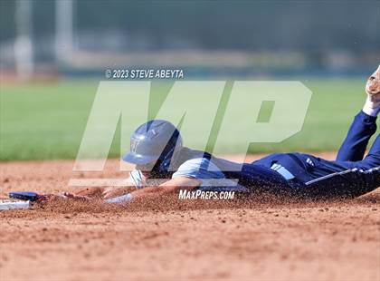 Thumbnail 3 in Regis Jesuit vs. Valor Christian (CHSAA 5A State - 2nd Round) photogallery.