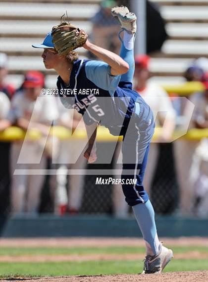 Thumbnail 1 in Regis Jesuit vs. Valor Christian (CHSAA 5A State - 2nd Round) photogallery.