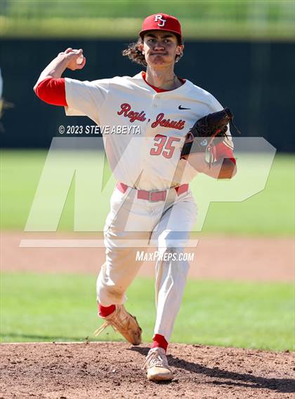 Thumbnail 3 in Regis Jesuit vs. Valor Christian (CHSAA 5A State - 2nd Round) photogallery.