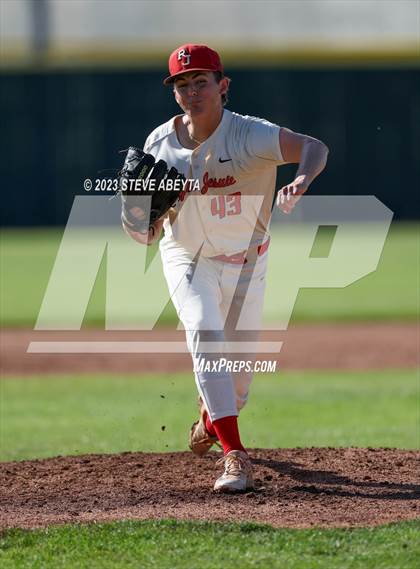 Thumbnail 2 in Regis Jesuit vs. Valor Christian (CHSAA 5A State - 2nd Round) photogallery.
