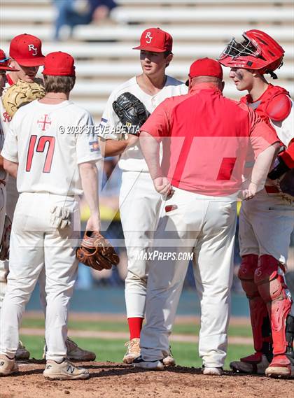 Thumbnail 1 in Regis Jesuit vs. Valor Christian (CHSAA 5A State - 2nd Round) photogallery.
