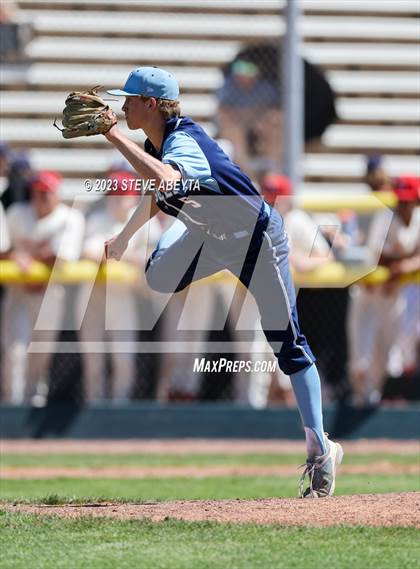 Thumbnail 1 in Regis Jesuit vs. Valor Christian (CHSAA 5A State - 2nd Round) photogallery.