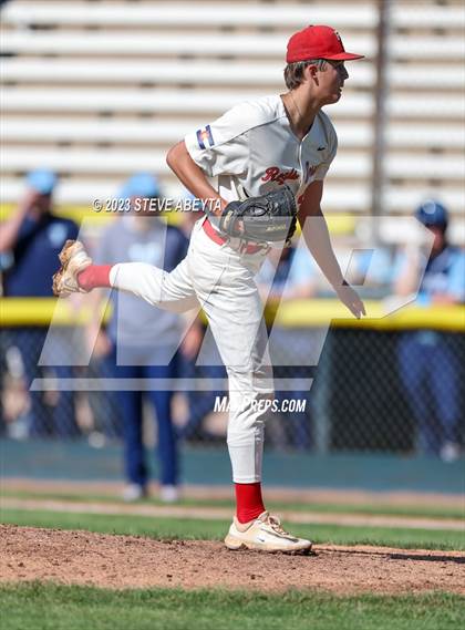 Thumbnail 2 in Regis Jesuit vs. Valor Christian (CHSAA 5A State - 2nd Round) photogallery.