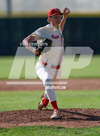 Thumbnail 3 in Regis Jesuit vs. Valor Christian (CHSAA 5A State - 2nd Round) photogallery.