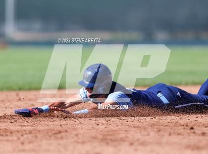 Thumbnail 1 in Regis Jesuit vs. Valor Christian (CHSAA 5A State - 2nd Round) photogallery.