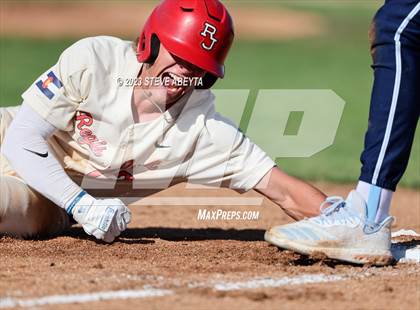 Thumbnail 1 in Regis Jesuit vs. Valor Christian (CHSAA 5A State - 2nd Round) photogallery.
