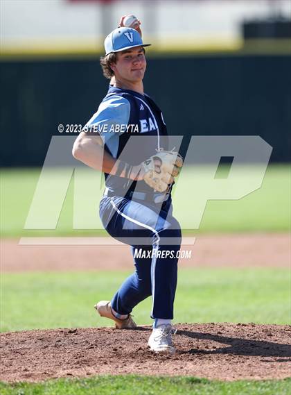 Thumbnail 2 in Regis Jesuit vs. Valor Christian (CHSAA 5A State - 2nd Round) photogallery.