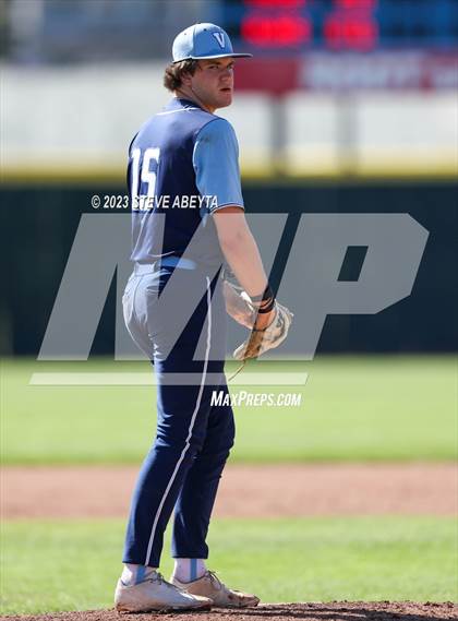Thumbnail 3 in Regis Jesuit vs. Valor Christian (CHSAA 5A State - 2nd Round) photogallery.