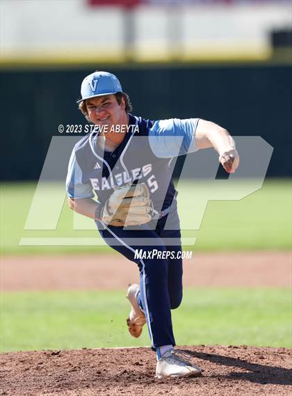 Thumbnail 3 in Regis Jesuit vs. Valor Christian (CHSAA 5A State - 2nd Round) photogallery.