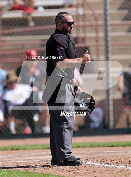 Thumbnail 3 in Regis Jesuit vs. Valor Christian (CHSAA 5A State - 2nd Round) photogallery.