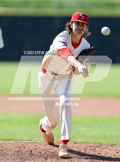Thumbnail 1 in Regis Jesuit vs. Valor Christian (CHSAA 5A State - 2nd Round) photogallery.