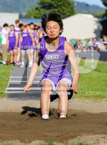 Thumbnail 3 in JV: Jesuit @ Sunset (Long Jump) photogallery.