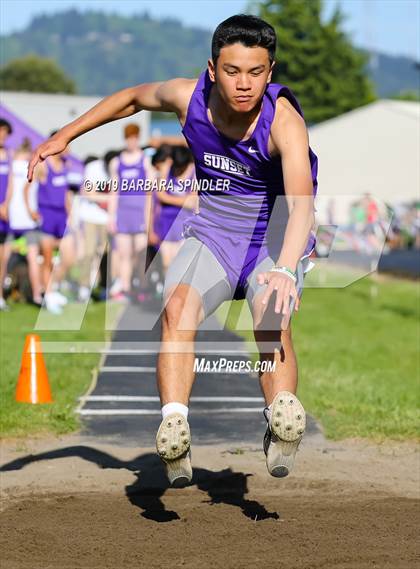 Thumbnail 2 in JV: Jesuit @ Sunset (Long Jump) photogallery.