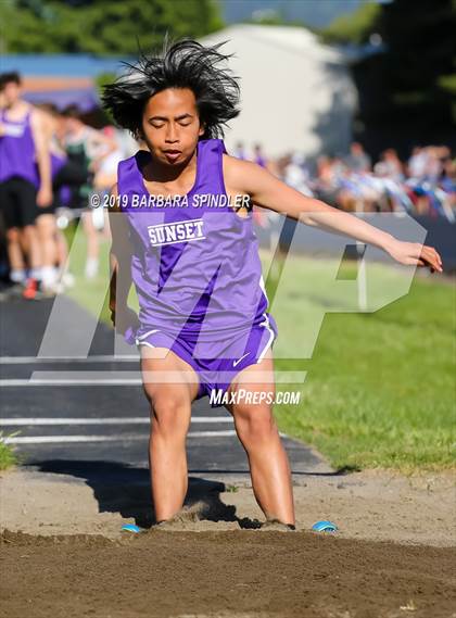 Thumbnail 1 in JV: Jesuit @ Sunset (Long Jump) photogallery.