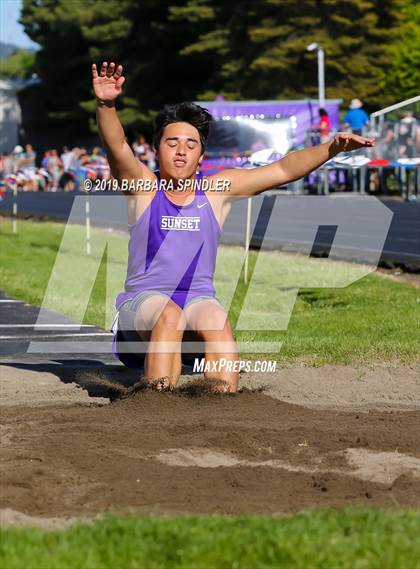 Thumbnail 2 in JV: Jesuit @ Sunset (Long Jump) photogallery.