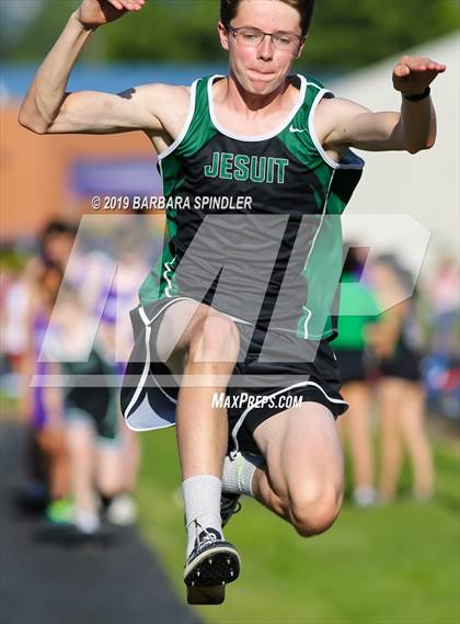 Thumbnail 1 in JV: Jesuit @ Sunset (Long Jump) photogallery.