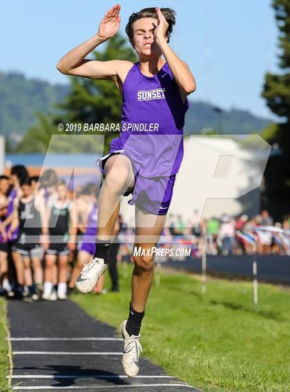Thumbnail 3 in JV: Jesuit @ Sunset (Long Jump) photogallery.